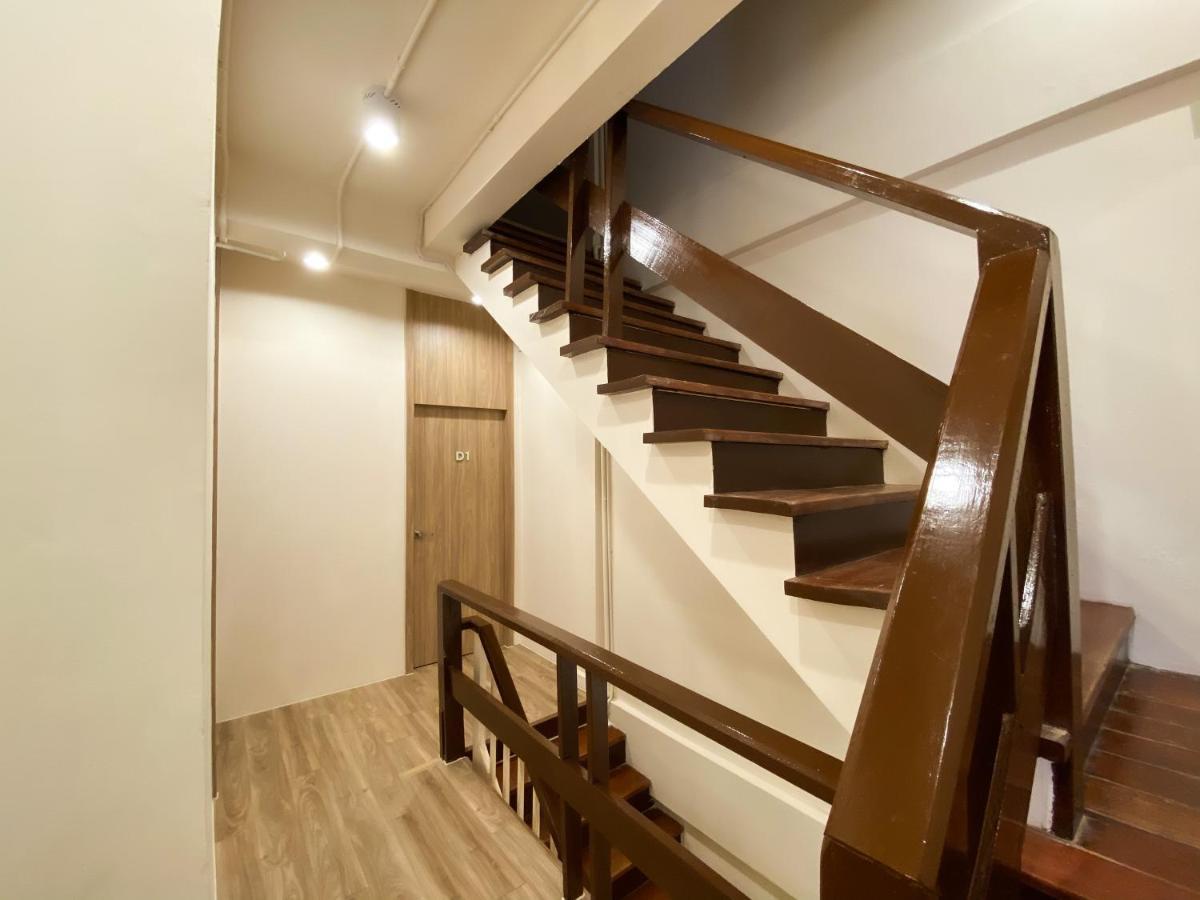 Ben&Pooh Hostel Bangkok Exterior photo